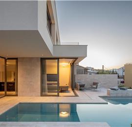 4-Bedroom Luxury Villa with Heated Pool, Ciovo near Trogir – Sleeps 8